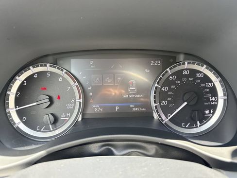 Used 2023 Toyota Highlander XLE AWD/4WD image 17