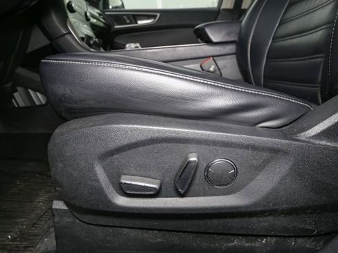 Used 2019 Ford Edge SEL w/ Equipment Group 201A AWD/4WD image 38