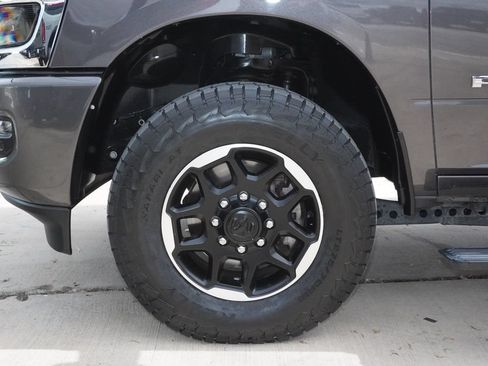 Used 2025 RAM 2500 Laramie AWD/4WD image 13
