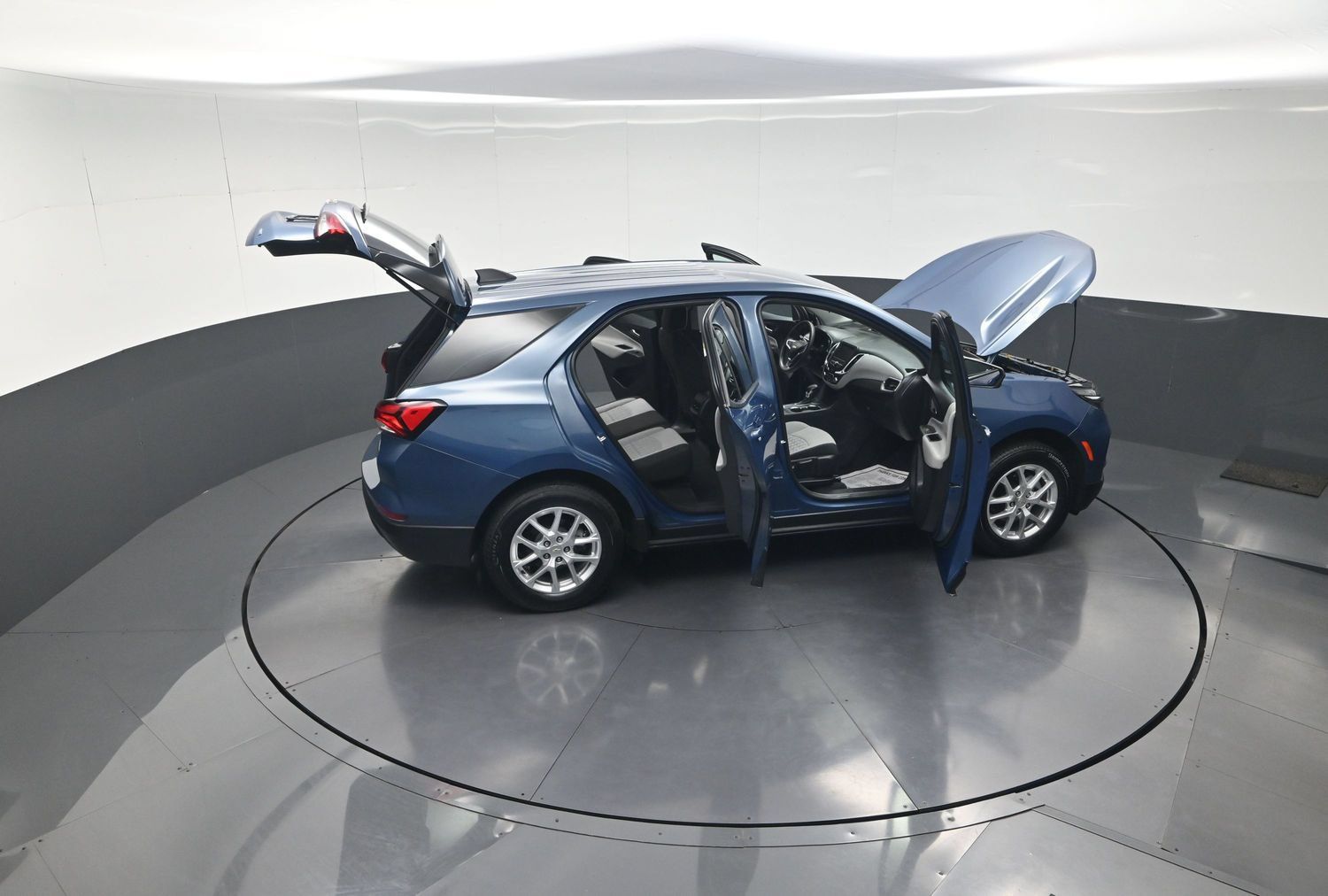 Used 2024 Chevrolet Equinox LS w/ LS Convenience Package AWD/4WD image 14