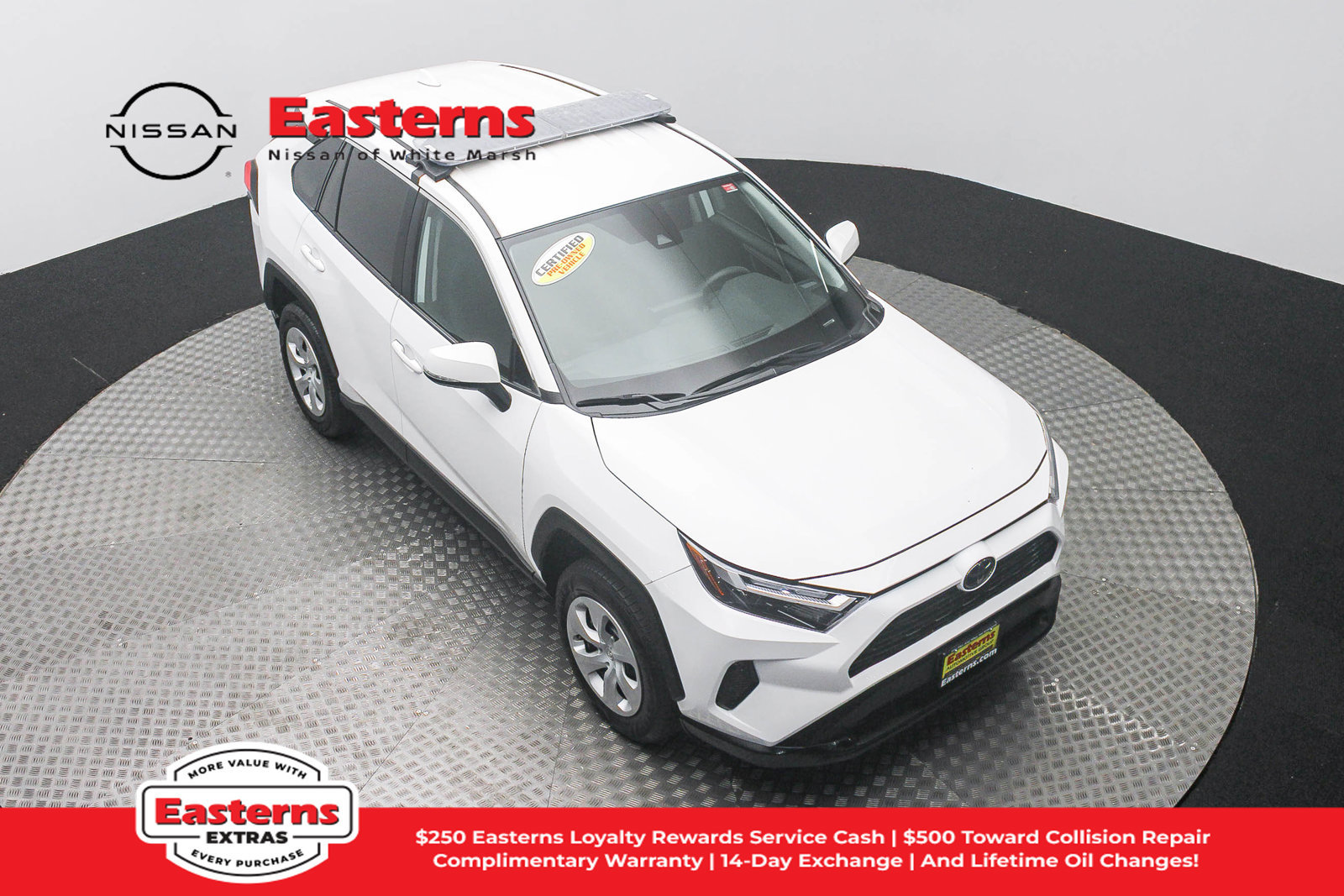Used 2023 Toyota RAV4 LE AWD/4WD image 3
