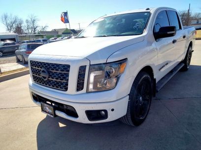 Used 2019 Nissan Titan SV w/ SV Convenience Package