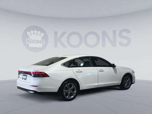 Used 2024 Honda Accord EX image 11