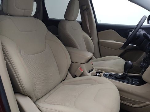 Used 2019 Jeep Cherokee Latitude w/ Popular Appearance Group image 21