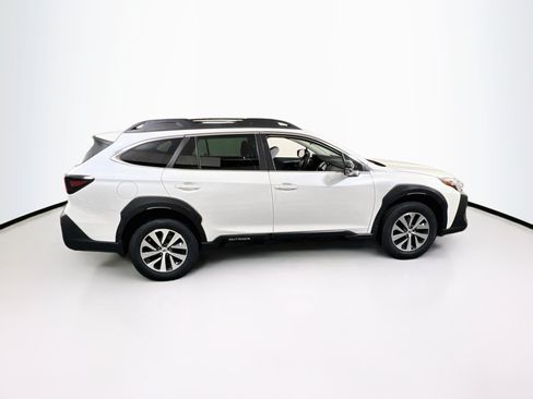 Used 2023 Subaru Outback Premium AWD/4WD image 4