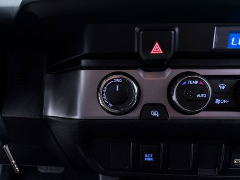 Used 2023 Toyota Tacoma SR AWD/4WD image 22