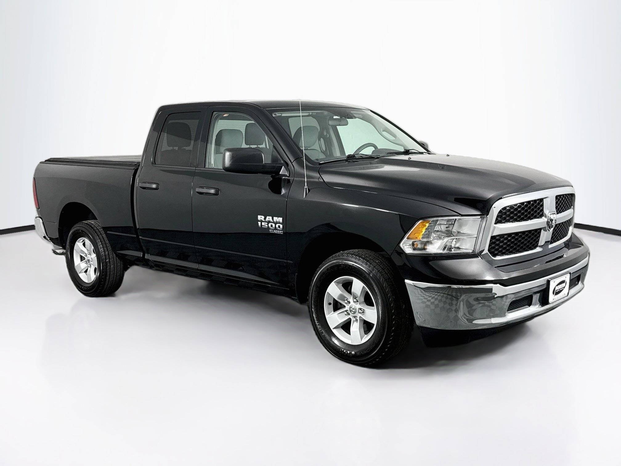 Used 2023 RAM 1500 Classic SLT AWD/4WD image 2