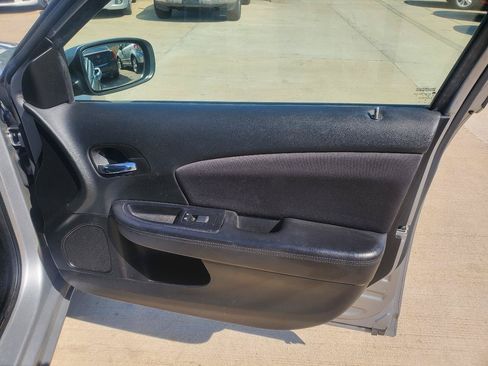 Used 2013 Chrysler 200 LX FWD image 6