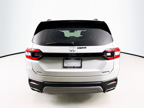 New 2025 Honda Pilot Touring image 33