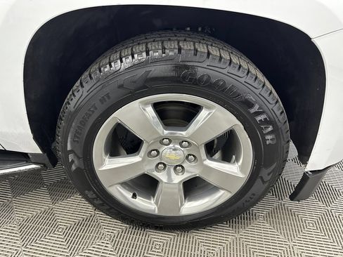 Used 2020 Chevrolet Suburban Premier AWD/4WD image 14