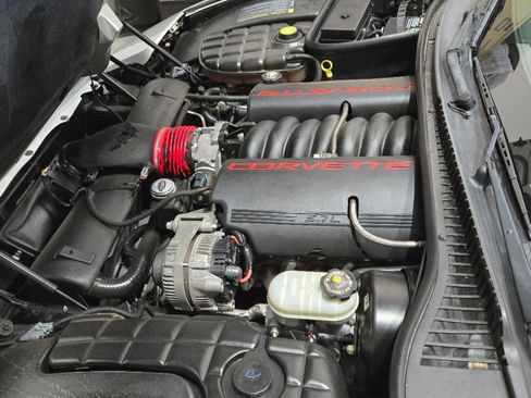 Used 2000 Chevrolet Corvette Coupe w/ Roof Pkg image 6