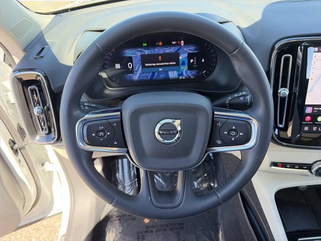 Used 2024 Volvo XC40 B5 Plus w/ Protection Package Premier AWD/4WD image 20