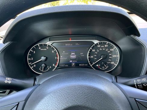 Used 2025 Nissan Altima 2.5 SV FWD image 16