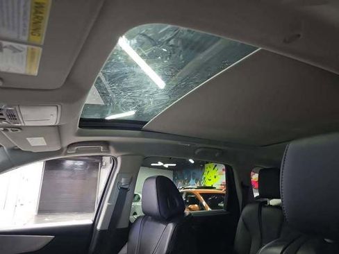 Used 2023 Acura MDX SH-AWD w/ Technology Package image 9