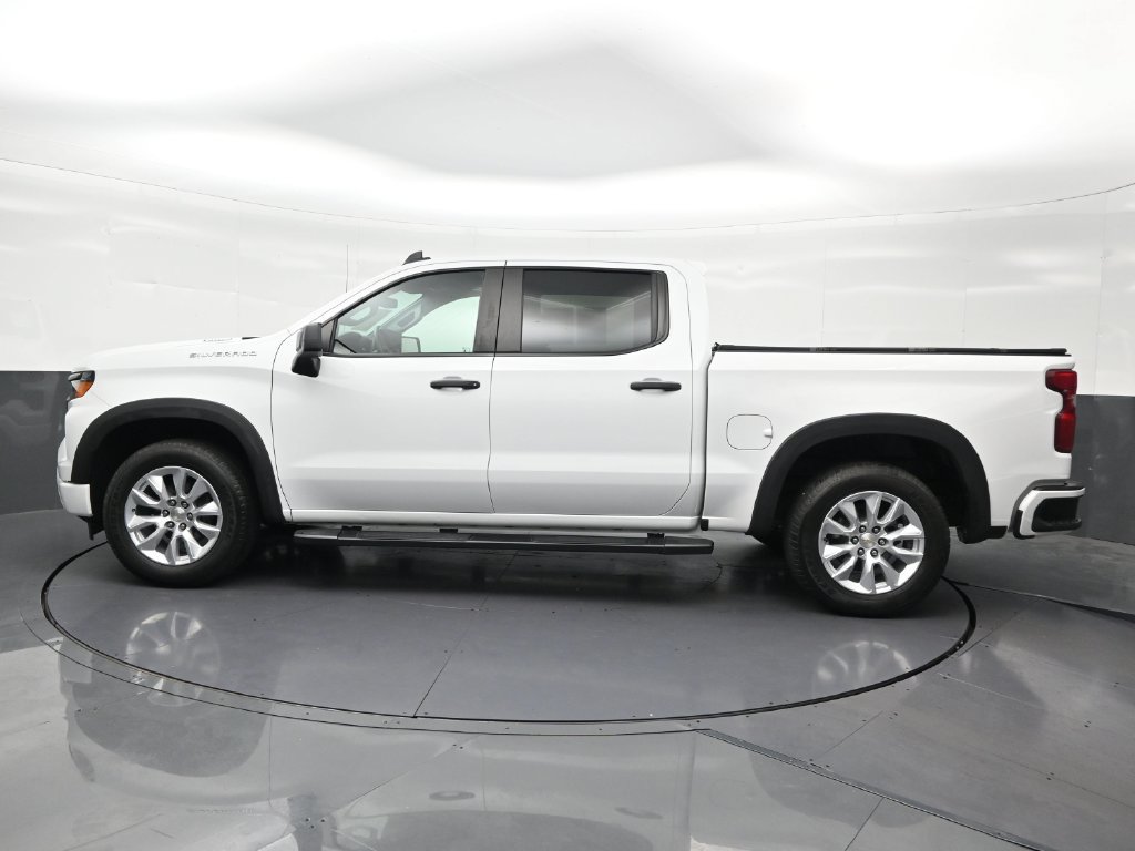 Used 2024 Chevrolet Silverado 1500 Custom RWD image 2