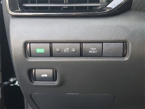 Used 2025 Nissan Sentra SV image 28