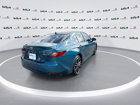 Used 2025 Toyota Camry XLE w/ Premium Plus Package image 8