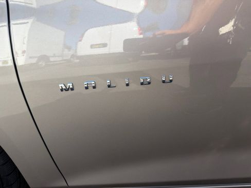 Used 2023 Chevrolet Malibu LT image 34
