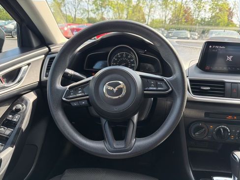 Used 2018 MAZDA MAZDA3 Sport FWD image 12