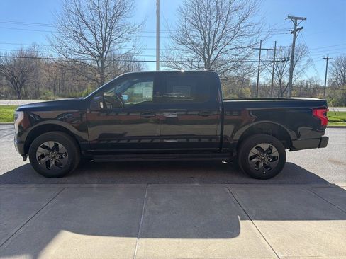 New 2025 Ford F150 Lightning Flash AWD/4WD image 4