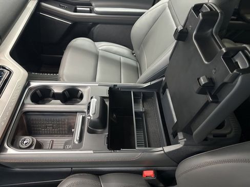 New 2025 Ford Expedition Active image 38