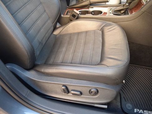 Used 2015 Volkswagen Passat TDI SEL Premium image 48