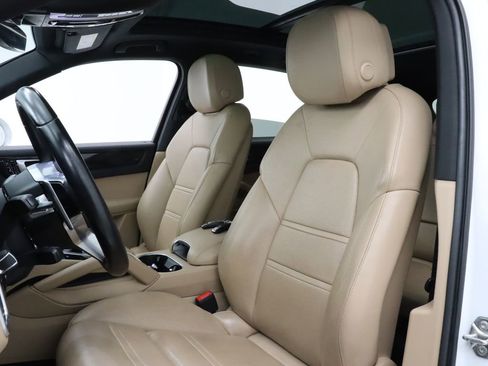 Used 2020 Porsche Cayenne AWD/4WD image 14