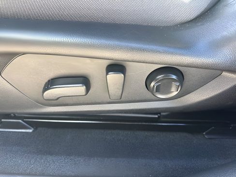 Used 2024 Subaru Crosstrek 2.0i Premium image 10