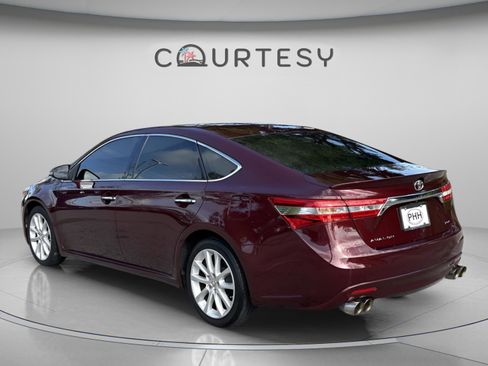 Used 2013 Toyota Avalon XLE Touring FWD image 5