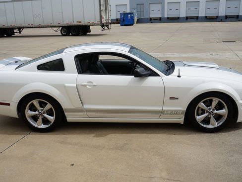 Used 2007 Ford Mustang GT RWD image 17