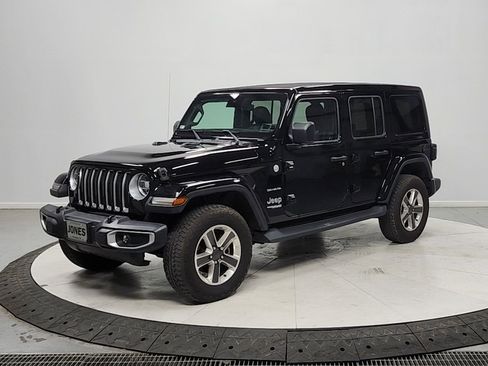 Used 2021 Jeep Wrangler Unlimited Sahara image 3