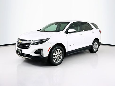Used 2023 Chevrolet Equinox LT image 3