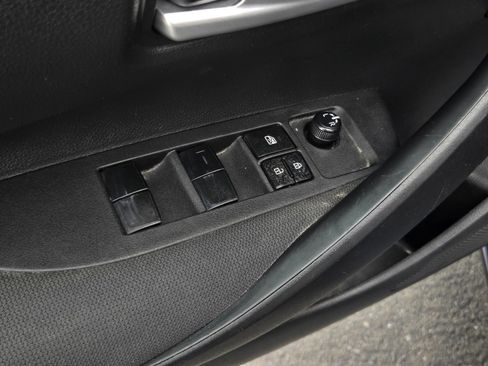 Used 2021 Toyota Corolla LE w/ Carpet Mat Package (TMS) FWD image 10