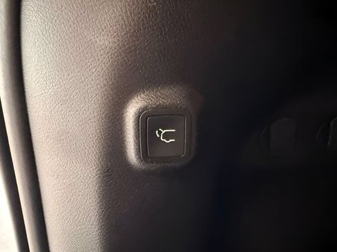 Used 2021 Jeep Cherokee Trailhawk w/ Technology Group AWD/4WD image 10