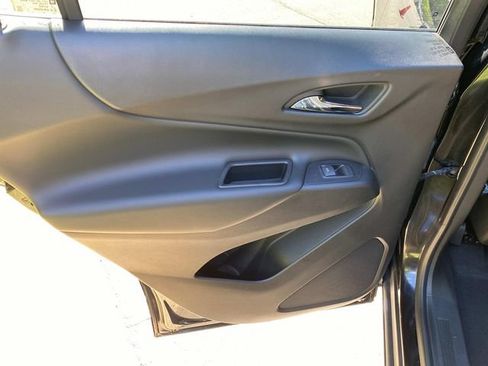 Used 2019 Chevrolet Equinox LT w/ LPO, Cargo Package FWD image 10