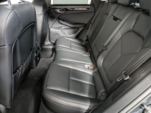 Used 2025 Porsche Macan AWD/4WD image 45