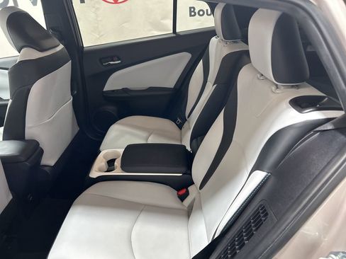 Used 2018 Toyota Prius Prime Premium image 18