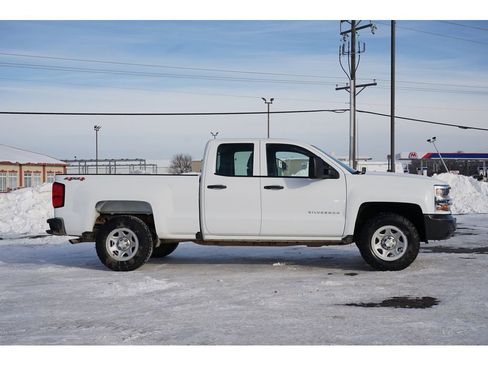 Used 2017 Chevrolet Silverado 1500 W/T w/ Trailering Package image 2