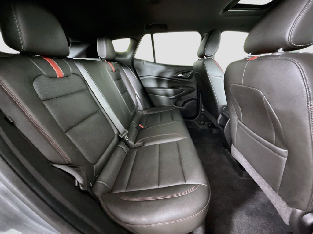 Used 2024 Chevrolet Trax RS w/ Sunroof Package FWD image 28