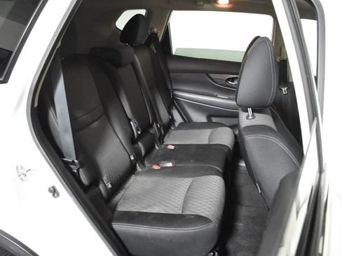 Used 2019 Nissan Rogue SV w/ Sun & Sound Touring Package AWD/4WD image 33