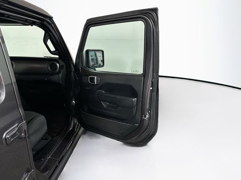 Used 2023 Jeep Wrangler Unlimited AWD/4WD image 30
