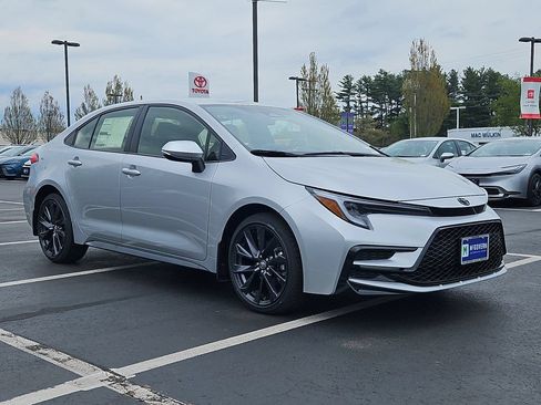 New 2026 Toyota Corolla SE FWD image 3