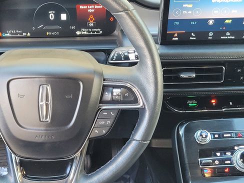 Used 2023 Lincoln Nautilus FWD w/ Premium Package image 14