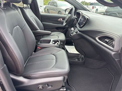 New 2026 Chrysler Pacifica Select image 58