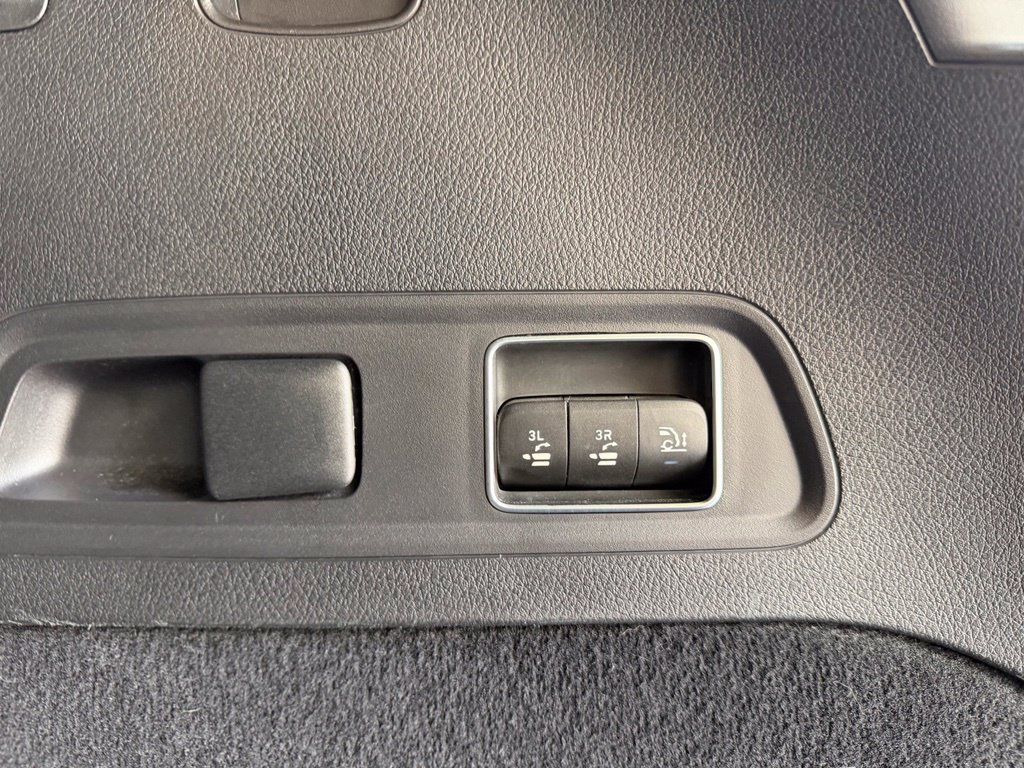 Used 2024 Mercedes-Benz GLS 63 AMG 4MATIC image 39