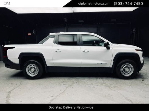 Used 2024 Chevrolet Silverado EV W/T AWD/4WD image 8