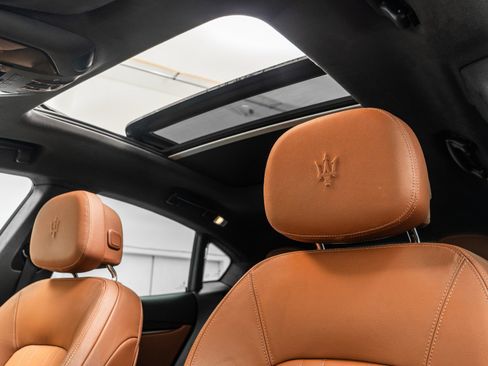 Used 2022 Maserati Levante GT image 18