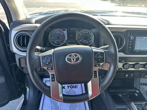 Used 2019 Toyota Tacoma SR5 AWD/4WD image 20