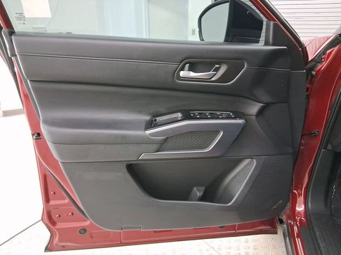 Used 2024 Nissan Pathfinder SL w/ SL Premium Package image 22