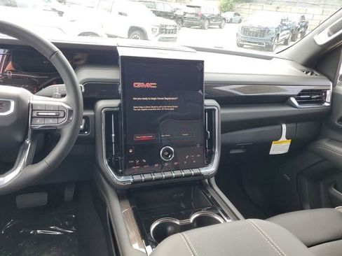 New 2026 GMC Yukon XL Elevation image 14